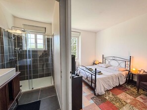 5 quartos, Wi-Fi, roupa de cama