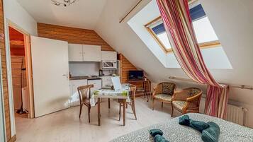 1 habitación, wifi y ropa de cama