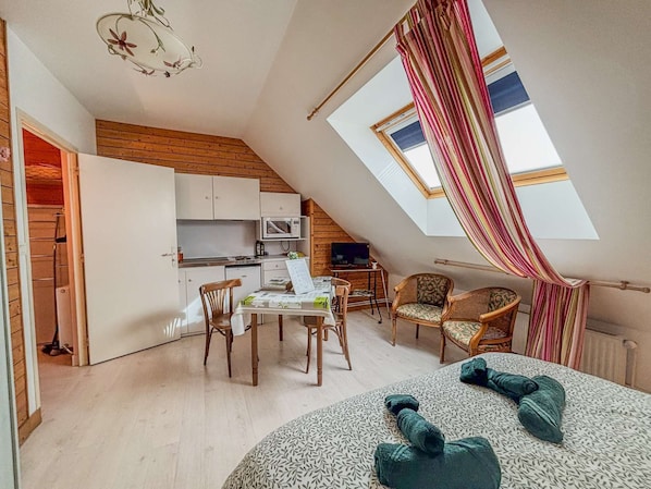 1 bedroom, WiFi, bed sheets