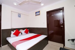 Deluxe Double Room | Bathroom - Hotel Dezire  (Haridwar)