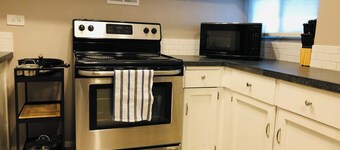 6th Floor 2 Bedroom Condo with Parking