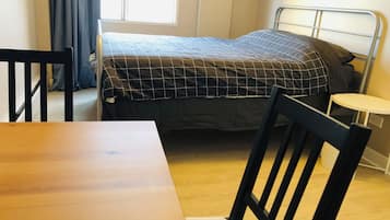 2 bedrooms, desk, iron/ironing board, free WiFi