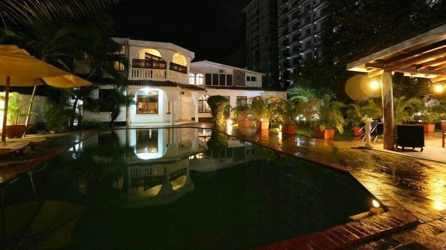 Pontoon Residence & Suites