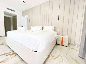 4 chambres, fer et planche à repasser, Wi-Fi, draps fournis