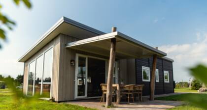 Welcoming holiday home with garden