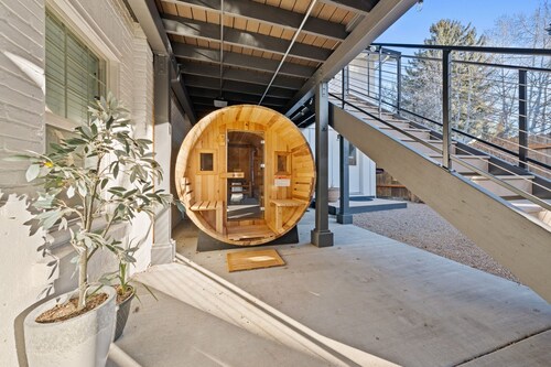 Downtown Villa with Private Spa