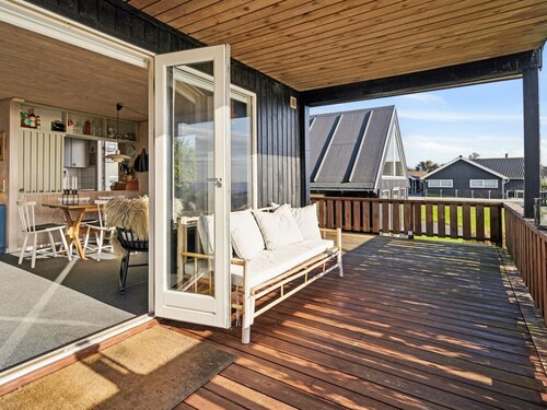 "Vanna" - 500m from the sea by Interhome