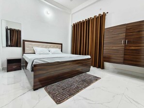 家庭客房, 2 間臥室, 城市景觀 | 免費無線上網、床單