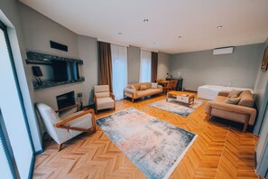 Deluxe Villa, 2 Bedrooms, Private Pool, Partial Lake View | Egyptian cotton sheets, premium bedding, minibar, in-room safe - THE GREEN PARK SAPANCA (Sapanca)