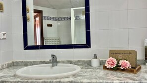 Douche, serviettes fournies