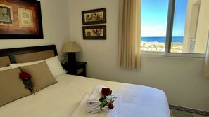 2 bedrooms, iron/ironing board, free WiFi, bed sheets - Aldea del Mar by Gloove (Torrevieja)