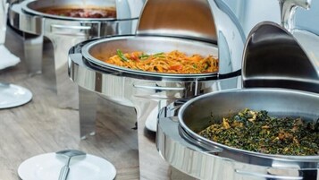 Desayuno continental gratuito y diario