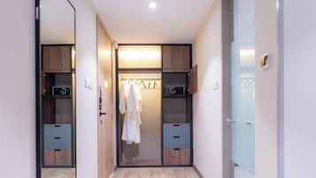 Executive Studio Suite, Multiple Beds, Non Smoking, City View | In-room safe, desk, laptop workspace, iron/ironing board