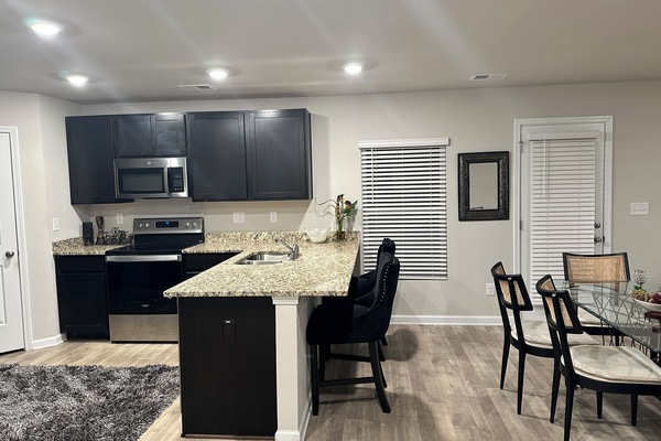 Refrigerador, microondas, horno, placa de cocina