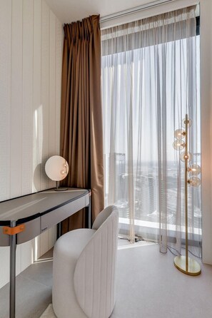 Luxury Apartment, Balcony, Canal View | 1 bedroom, blackout drapes, soundproofing, iron/ironing board