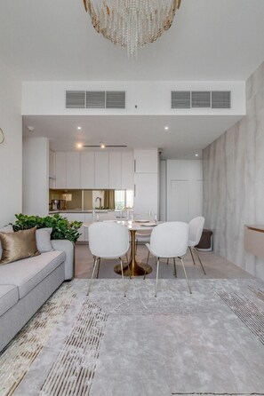 Luxury Apartment, Balcony, Canal View | 1 bedroom, blackout drapes, soundproofing, iron/ironing board