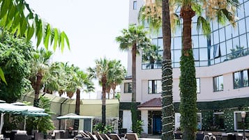 Seasonal outdoor pool
