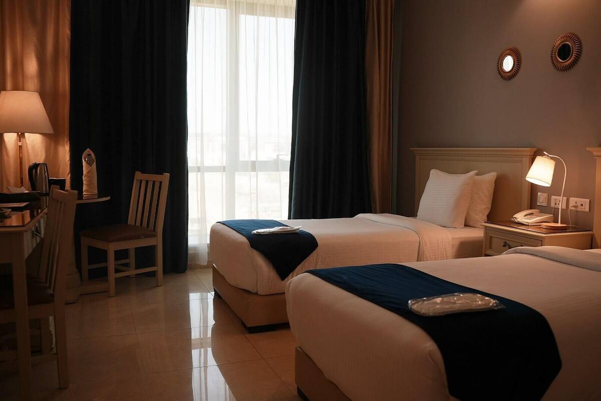 Ropa de cama de alta calidad y escritorio