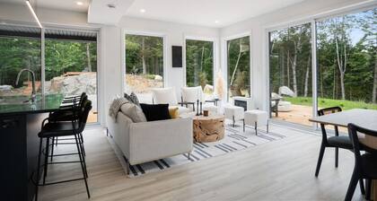 Modern Luxury Chalet near Tremblant + Private Spa