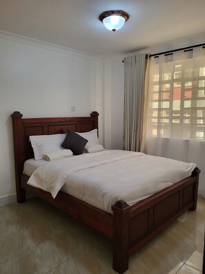 1 chambre, bureau, fer et planche à repasser, Wi-Fi