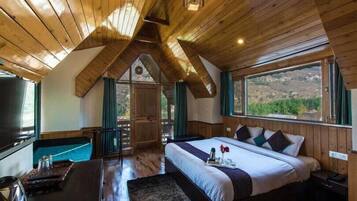 Luxury Triple Room, Mountain View | Free WiFi