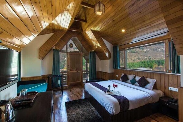 Habitación triple de lujo, vista a la montaña | Wifi gratis 