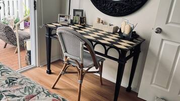 2 bedrooms, iron/ironing board, bed sheets