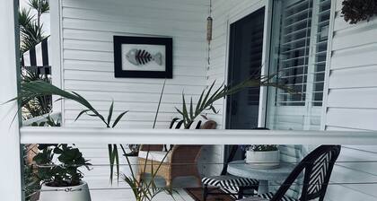 Hampton cottage for summer rental in Kingscliff. Avail for 3 months min -Over 50