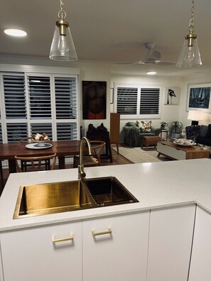 Interior - Hampton cottage for summer rental in Kingscliff. Avail for 3 months min -Over 50 (Kingscliff)