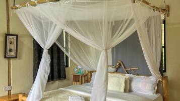 Laptop workspace, free WiFi