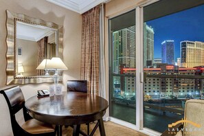 Interior - MGM Signature-07-707 Strip View Balcony Studio (Las Vegas)