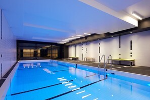Pool - Chic City Views Modern Comfort Near Southern Cross (Melbourne)