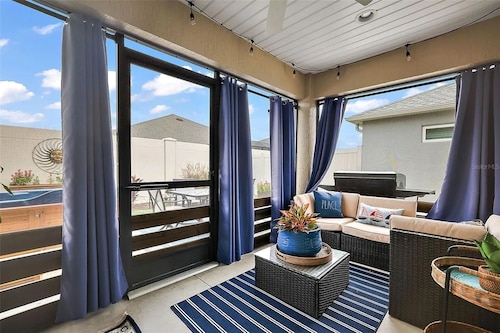 Southpoint Cottage - 3/2 Courtyard Home in The Lily Villas