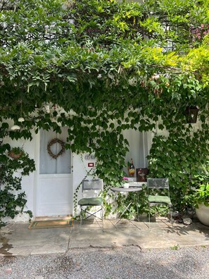Basic Double Room, Garden View | Desk, soundproofing, free WiFi - La Cascina di Bea (Torre Boldone)