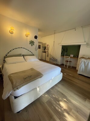 基础双人房, 花园景观 | 办公桌、隔音、免费 WiFi