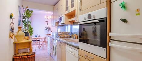 Fridge, microwave, dishwasher, toaster