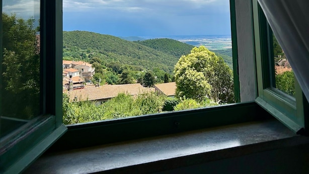 Quarto triplo clássico, vista para o jardim
