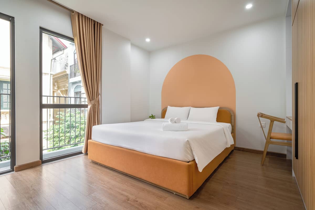 Chambre Double Supérieure, vue cour intérieure