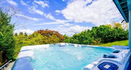 Stunning Waterfront Villa in Bucklands Beach