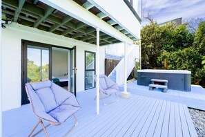 Terrace/patio - Enjoy Your Private SPA with Stunning Tranquil View (Auckland)