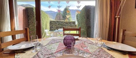 تناول الطعام