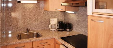 Microwave, stovetop, dishwasher