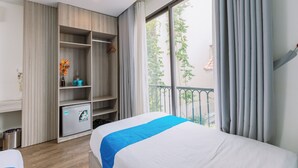 Ảnh chưa phân loại, 3 trong số 28 ảnh, nút