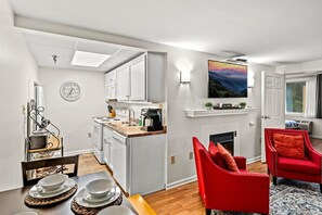 Interior - Downtown Gatlinburg Condo | Pool + Mountain Views (Gatlinburg)