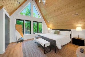 5 Schlafzimmer, Schreibtisch, Bügeleisen/Bügelbrett, Reisekinderbett