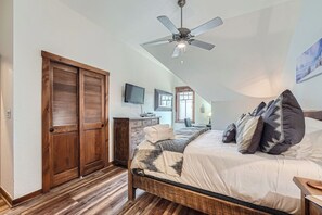 4 Schlafzimmer, Bügeleisen/Bügelbrett, Reisekinderbett, WLAN