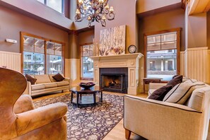 Televisión, chimenea