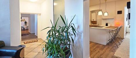 المنشأة من الداخل