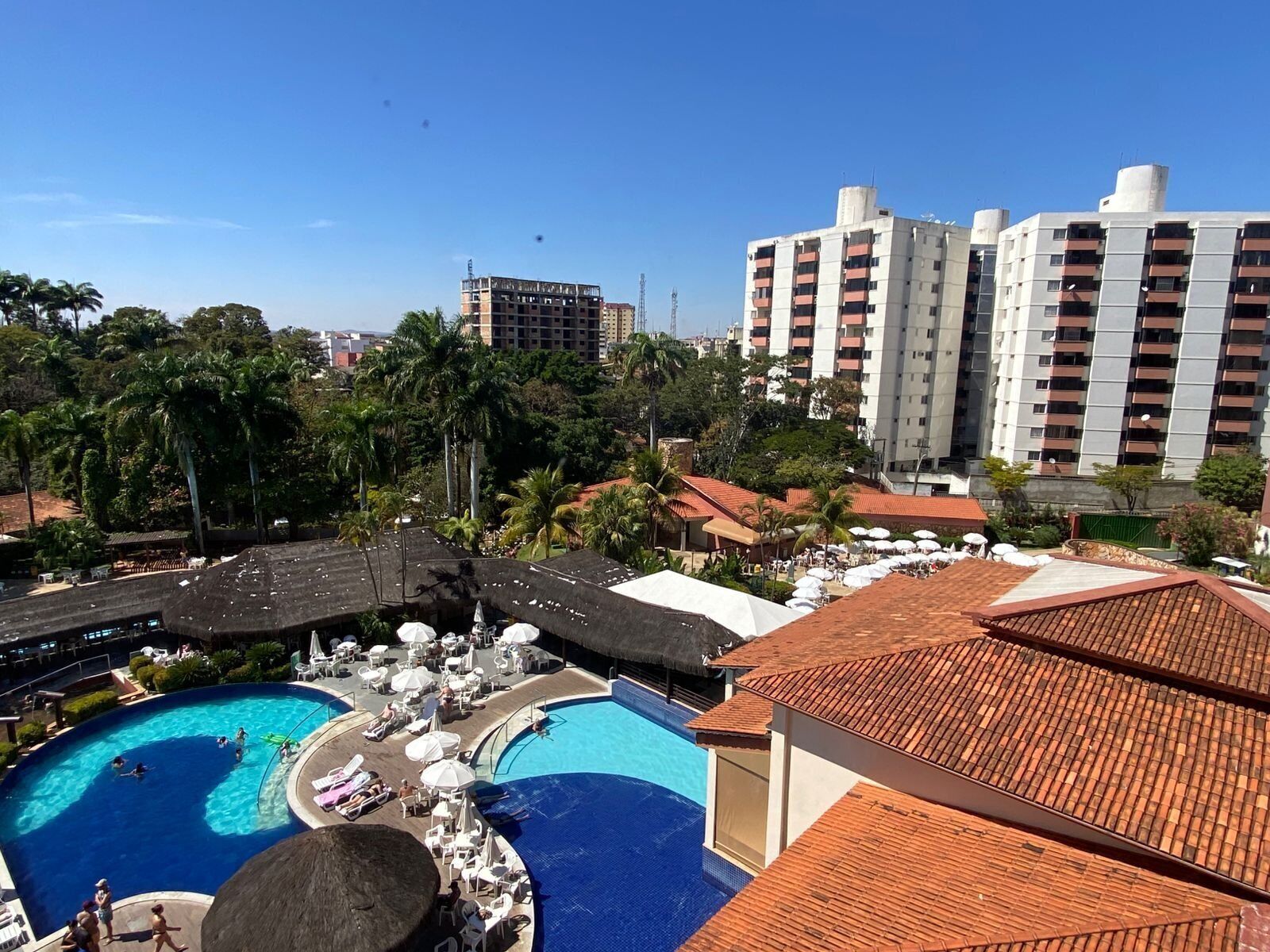 Apartamento | Piscina | 5 piscinas externas