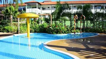 5 piscinas externas